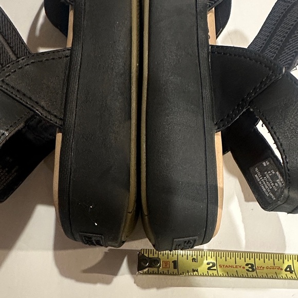 Sperry Bayou plushstep Black and Tan stretchy strap Sandals with heel cushion - Picture 3 of 10